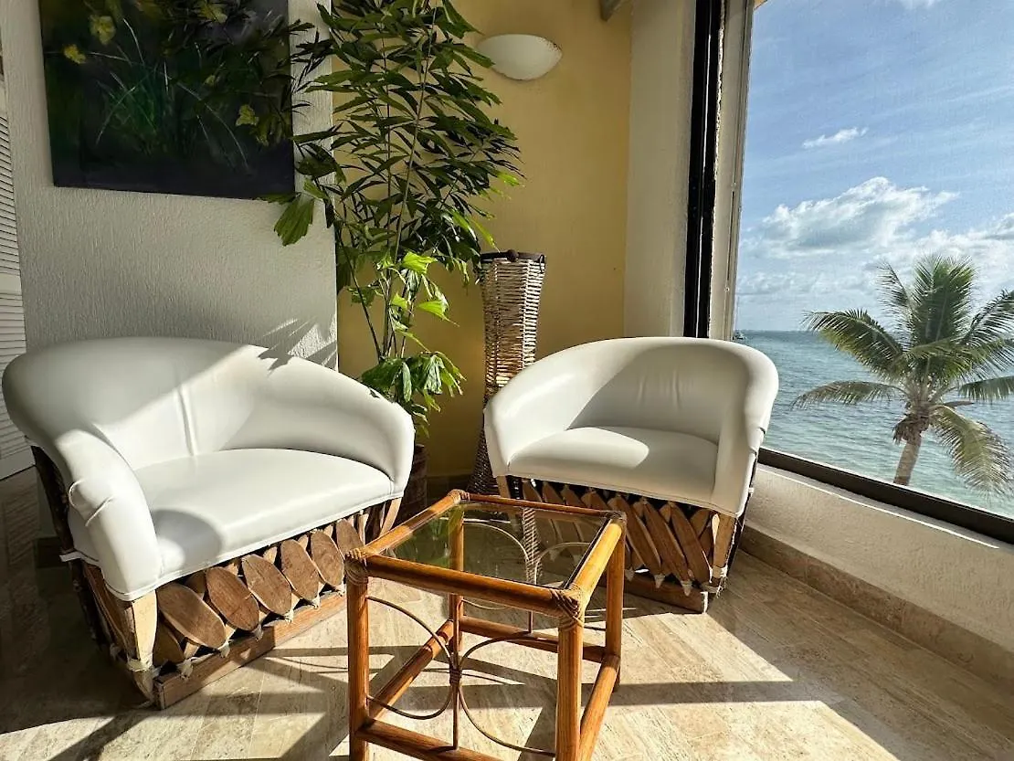 Apartment A La Orilla Del Mar Puerto Juarez Cancun Mexico