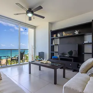 Amara Beachfront By The Sea Apartment