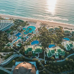 5* منتجع إيبيروستار