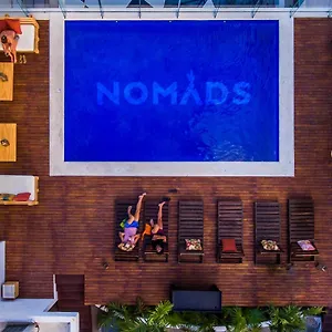  旅馆 Nomads & Rooftop Pool