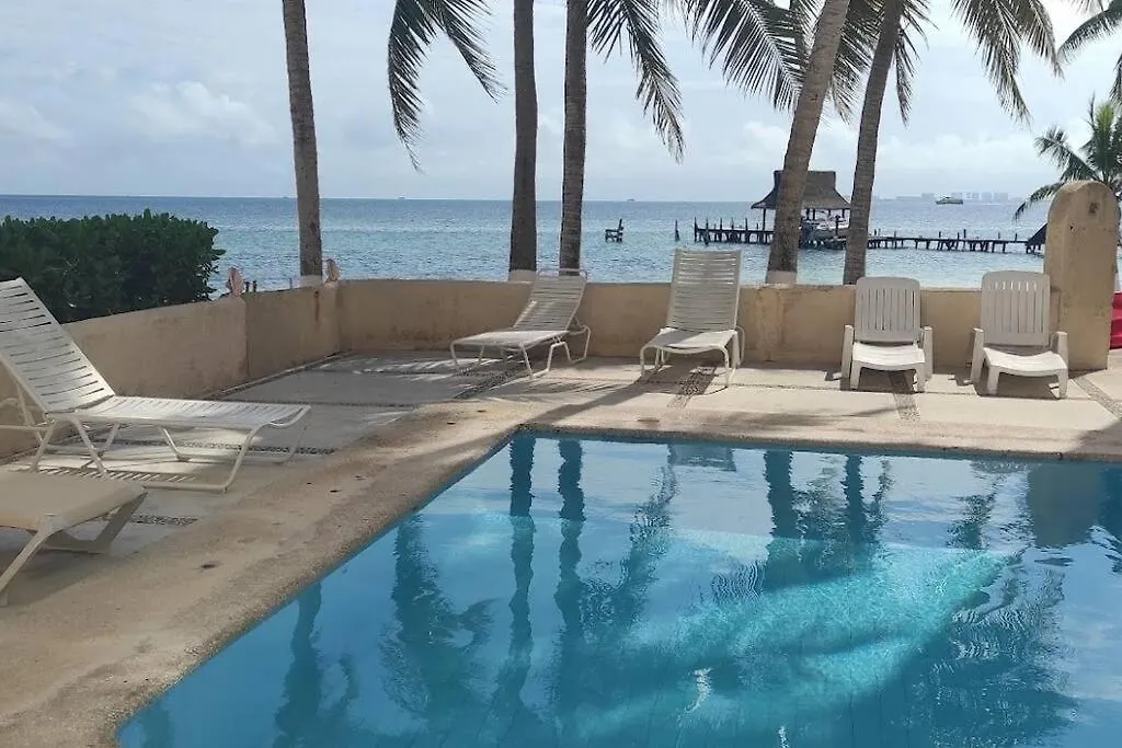 A La Orilla Del Mar Puerto Juarez Cancun Apartment