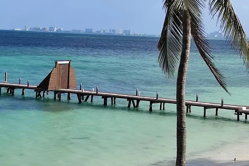 A La Orilla Del Mar Puerto Juarez Cancun