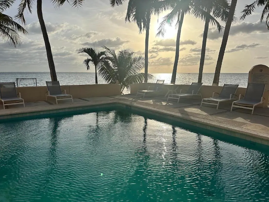 Apartment A La Orilla Del Mar Puerto Juarez Cancun